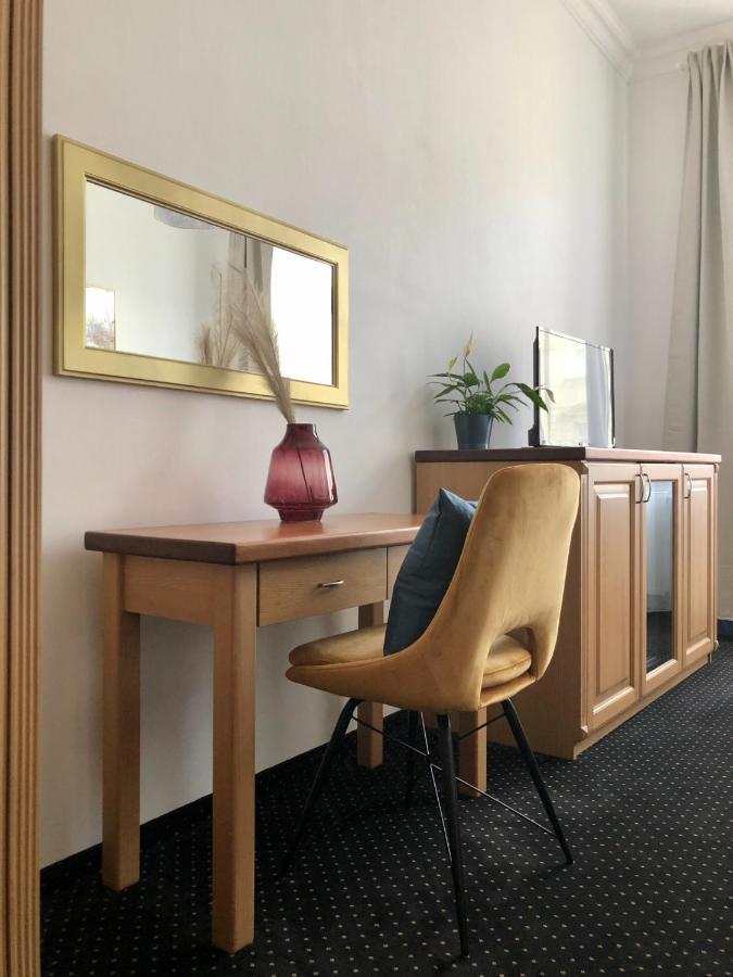 Pension Drei Rosen Karlovy Vary Luaran gambar